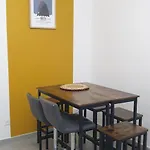 Maison A Deux Pas De L'hotel De *