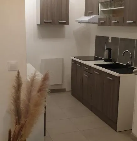 Maison A Deux Pas De L'hotel De *